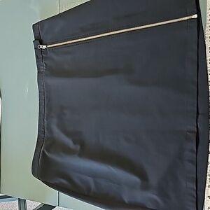 Venezia jeans stretch black skirt. Size 22. Full-length exposed zipper. Fun..
